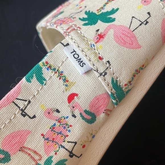 Brand New Toms Natural Holiday Flamingos Tropical Christmas Slip On Shoes Casual - Picture 6 of 15